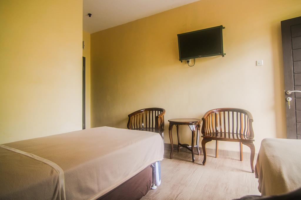 Hotel Cemerlang Baturraden Chambre photo