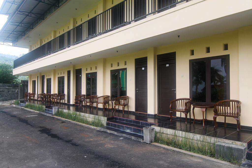 Hotel Cemerlang Baturraden Chambre photo