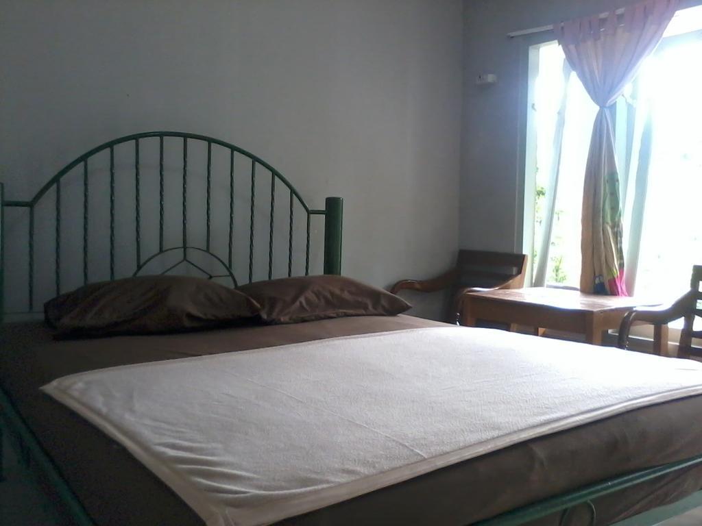 Hotel Cemerlang Baturraden Chambre photo