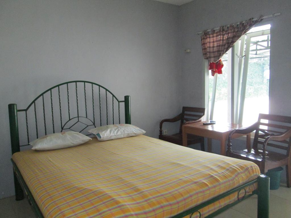 Hotel Cemerlang Baturraden Chambre photo