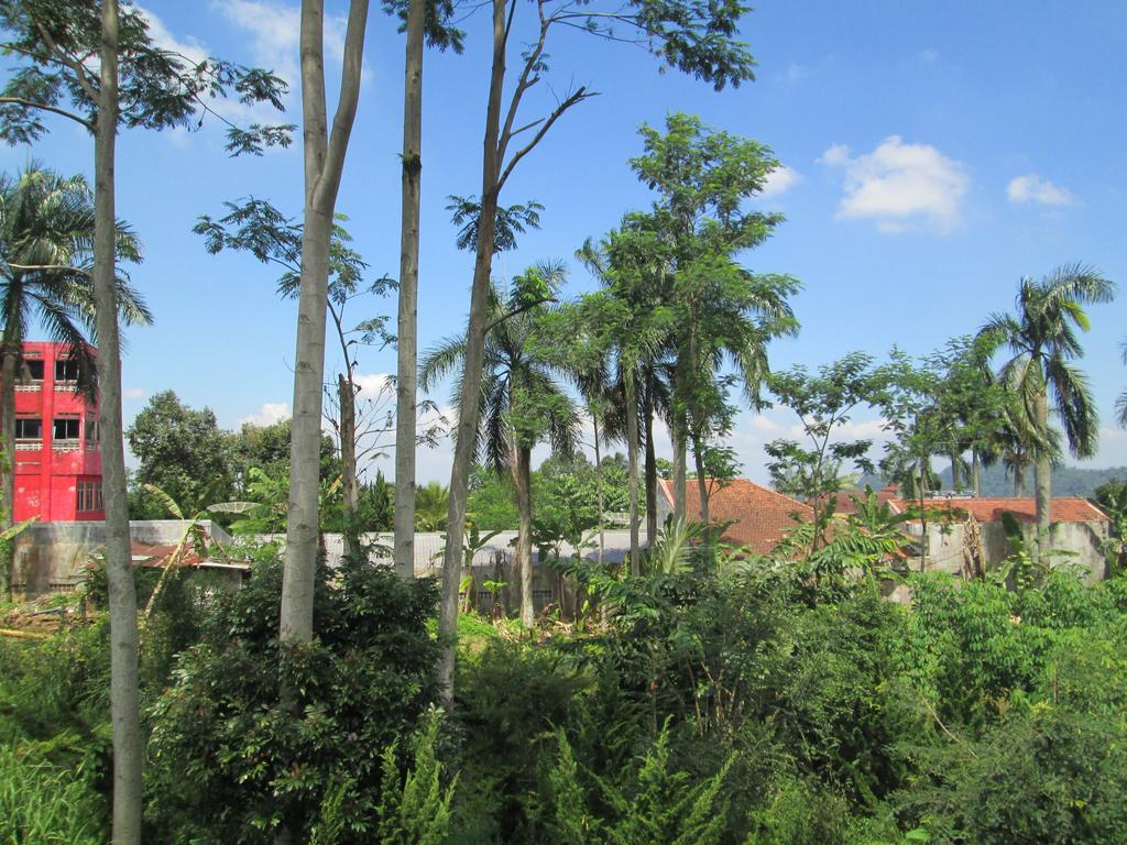 Hotel Cemerlang Baturraden Extérieur photo